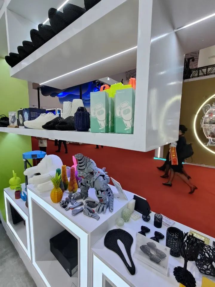 江蘇魅力綻放消博會 15家參展企業各放大招，數字創意引領消費新潮流